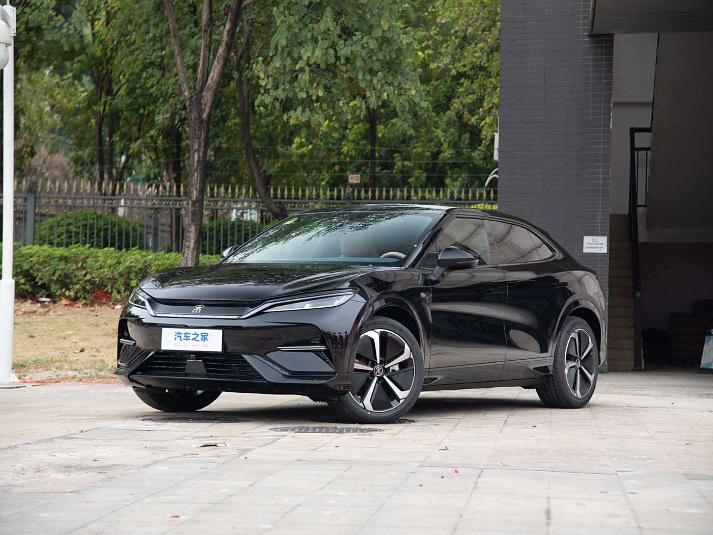 BYD Song L EV